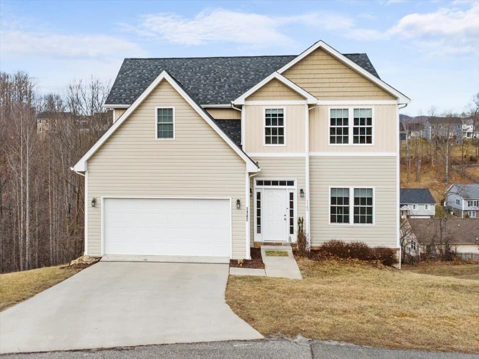 1140 Crosscreek Drive, photo 3 of 40