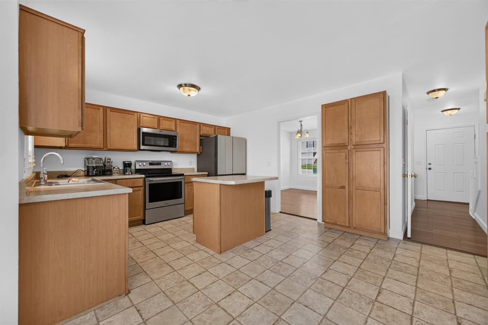 230 Chelsea Loop, photo 14 of 40