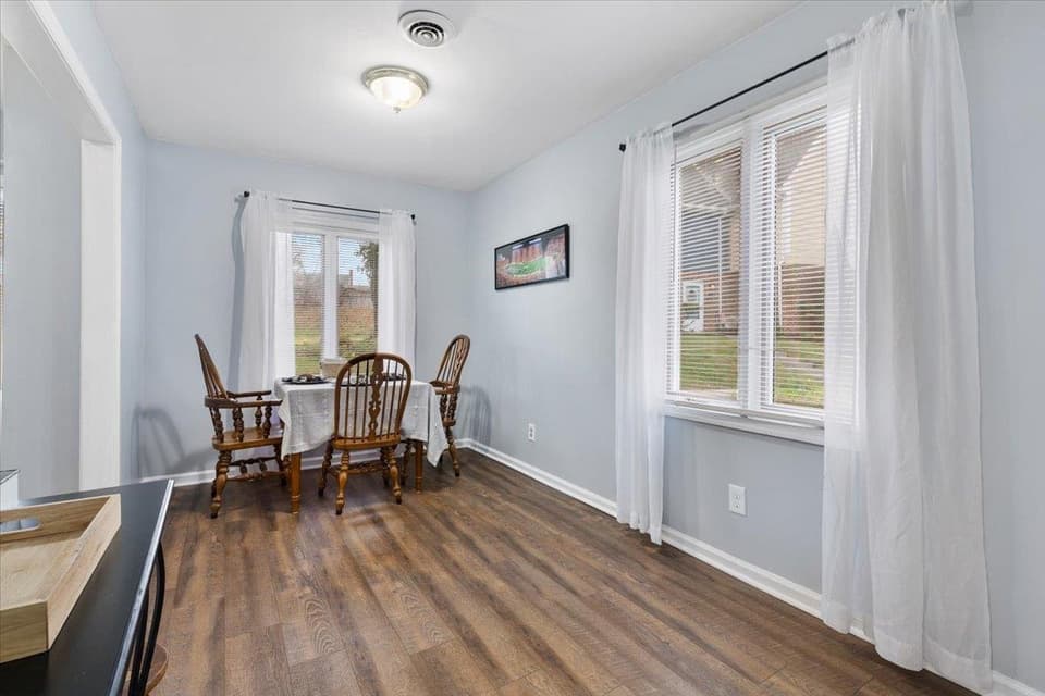 229 Lester Place, photo 8 of 40