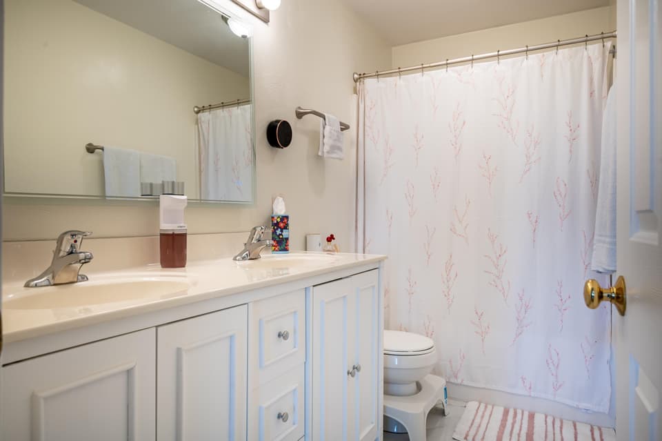 435 Majestic Drive, photo 12 of 26
