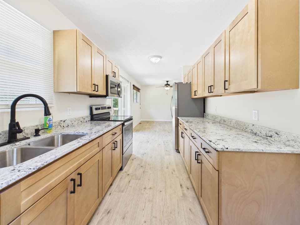 966 Magnolia Lane, photo 15 of 40