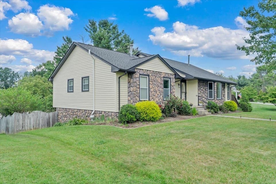 1280 Tranquility Viaduct, photo 3 of 40
