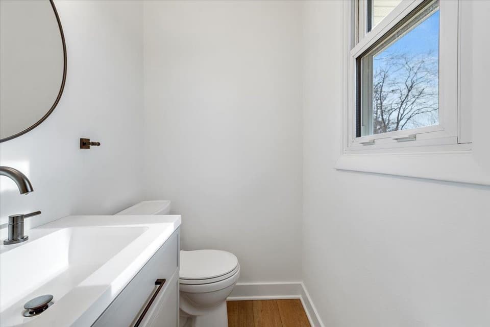 326 Rolling Hills Drive, photo 33 of 40