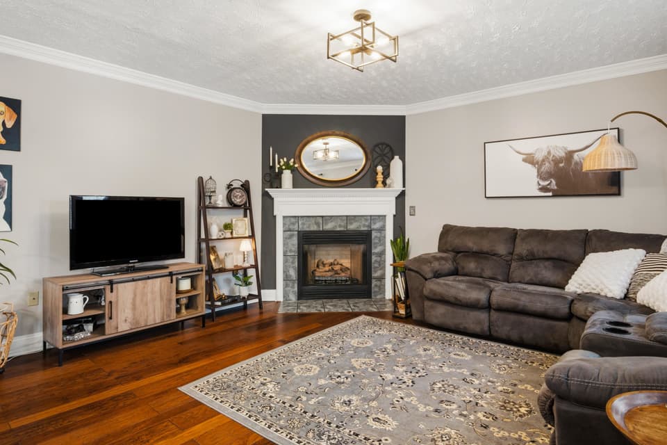 450 Tower Road, photo 14 of 40