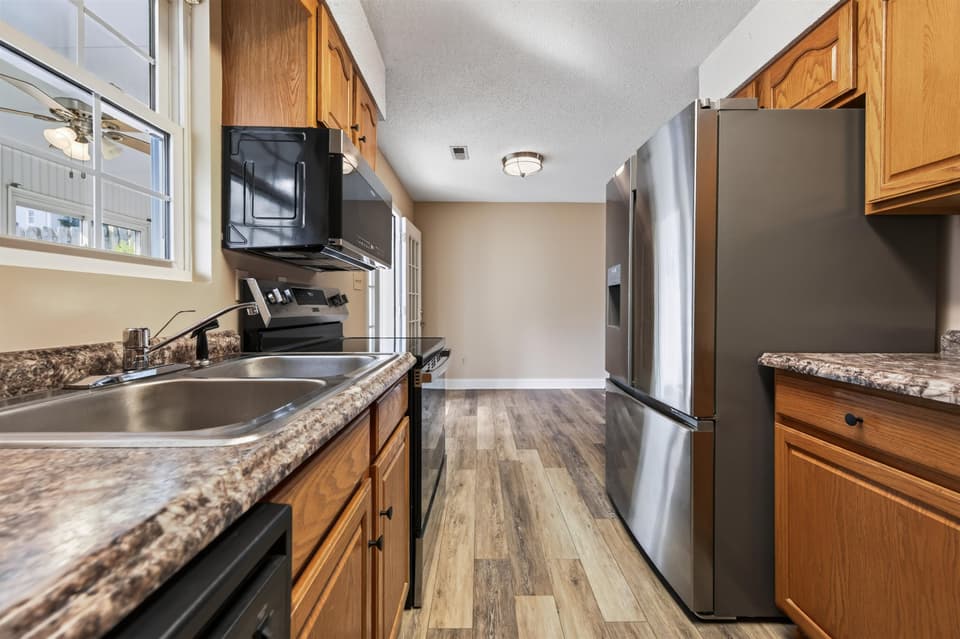 220 Darci Drive SE, photo 14 of 40