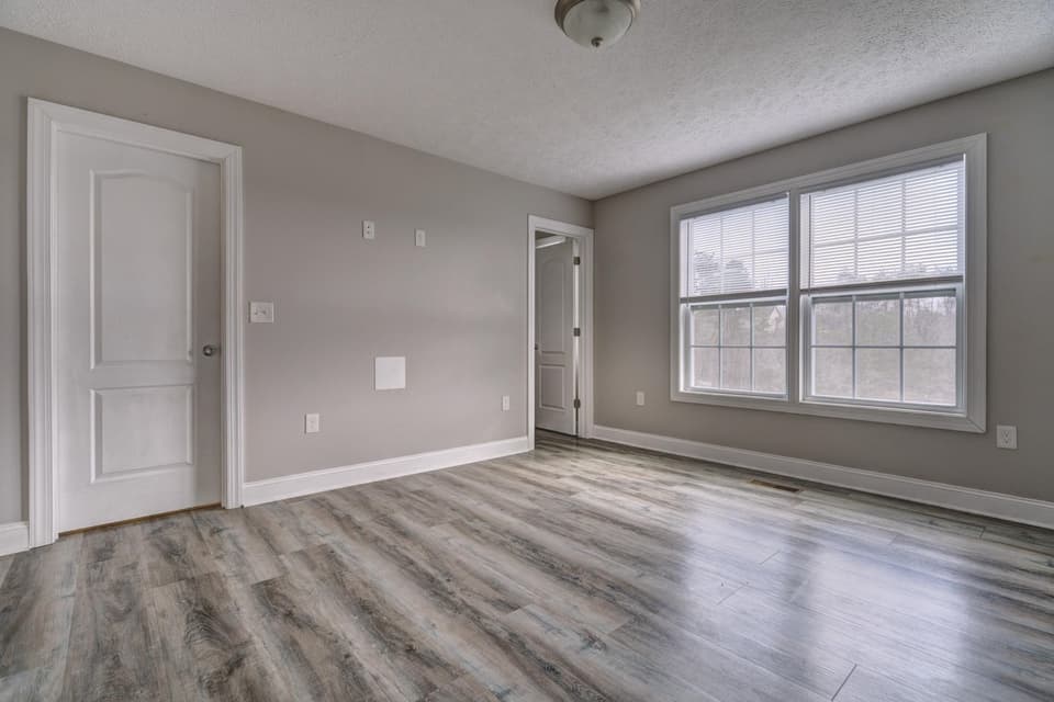 410 Twisted Oak Drive NW, photo 18 of 25