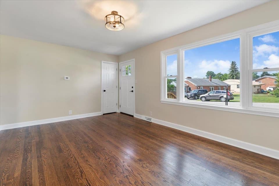 103 Longview Drive SW, photo 10 of 40