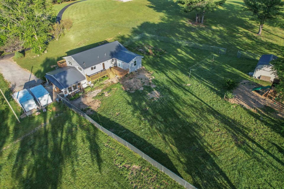 4424 Bluegrass Road, photo 6 of 40