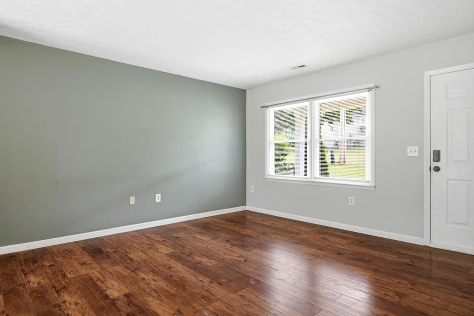 315 Cherokee Drive Unit B, photo 7 of 32