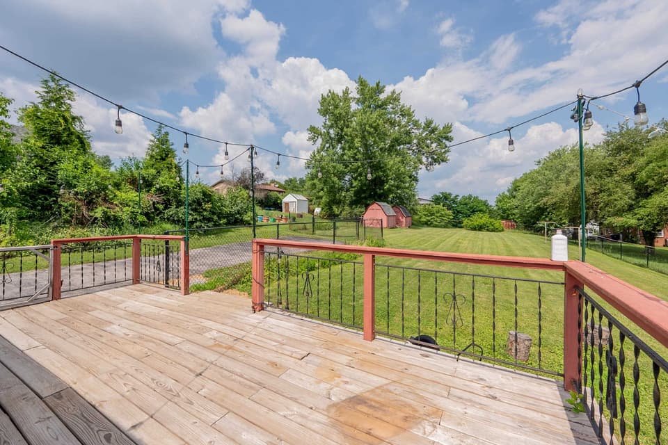 220 Clearview Drive, photo 29 of 34