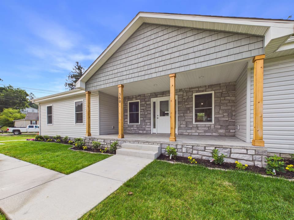 360 Church Street, photo 4 of 40