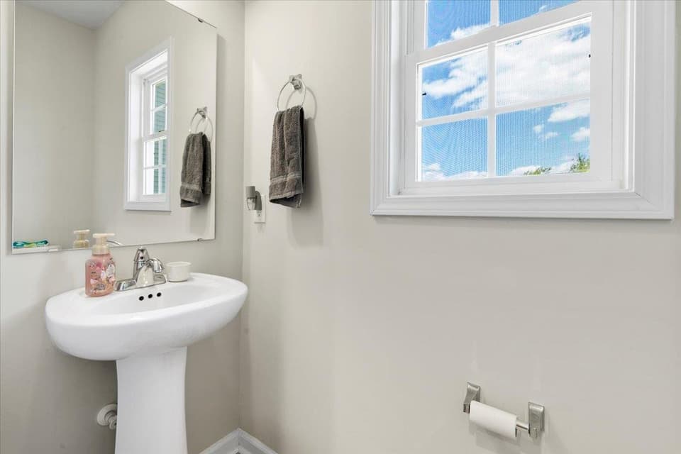 990 Holland Loop NW, photo 20 of 40