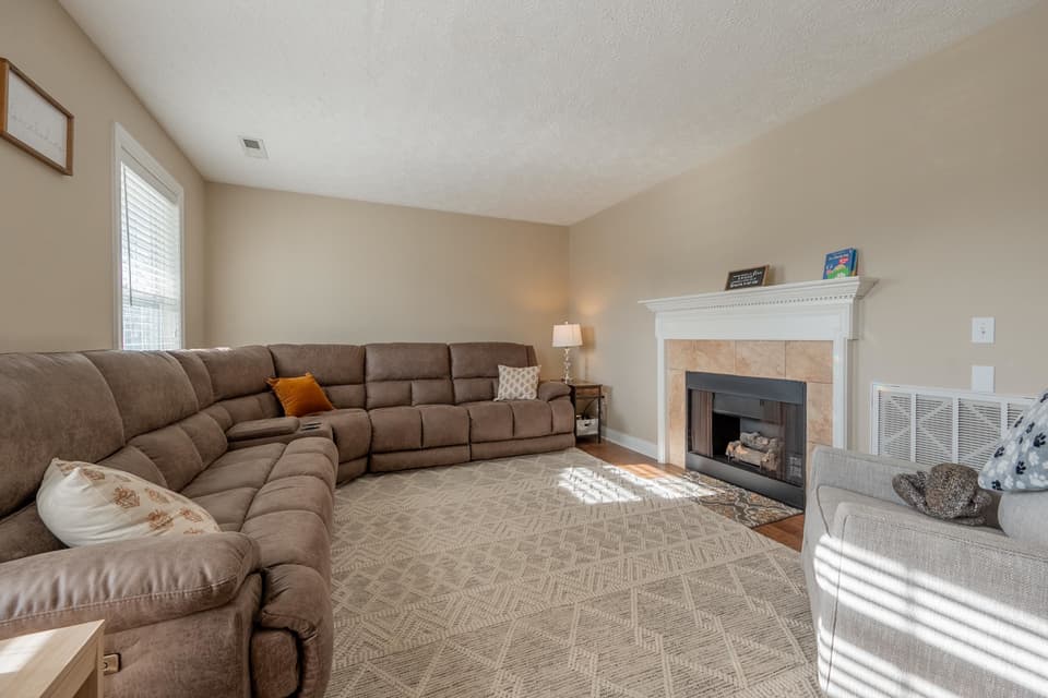 985 George Edward Via, photo 13 of 40