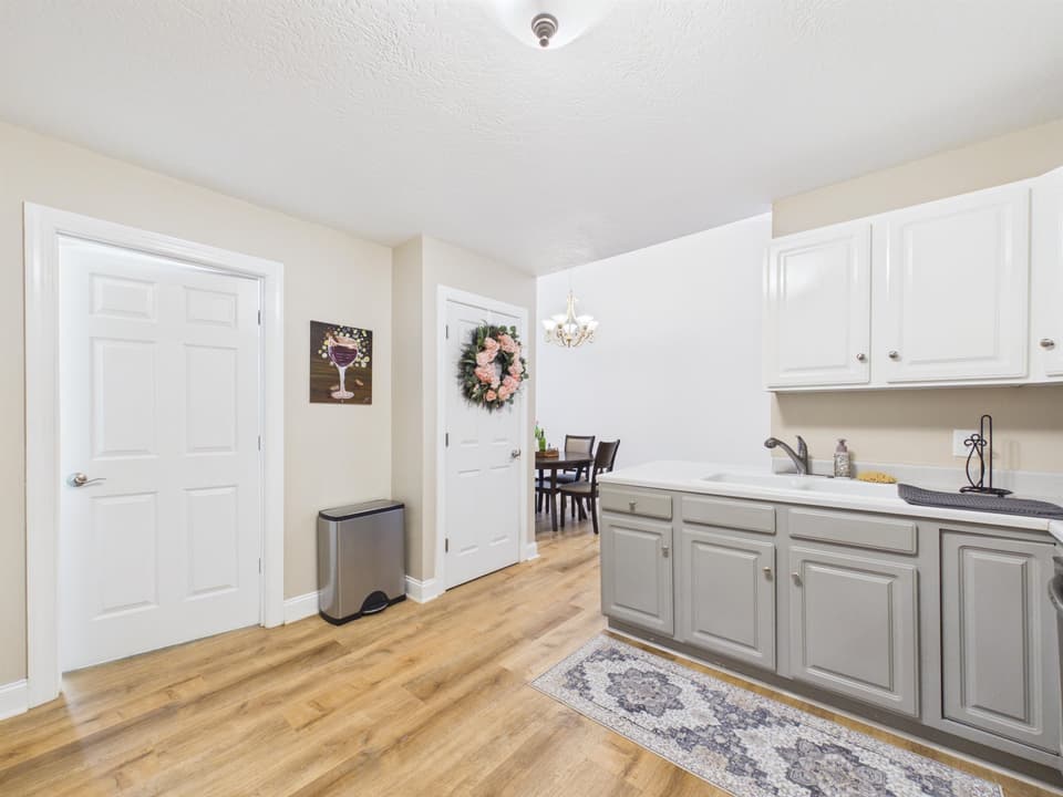 480 Gold Leaf Drive, photo 10 of 40