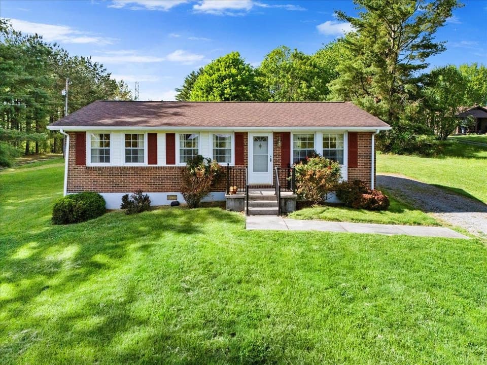 3074 Seven Mile Tree Road, photo 2 of 40