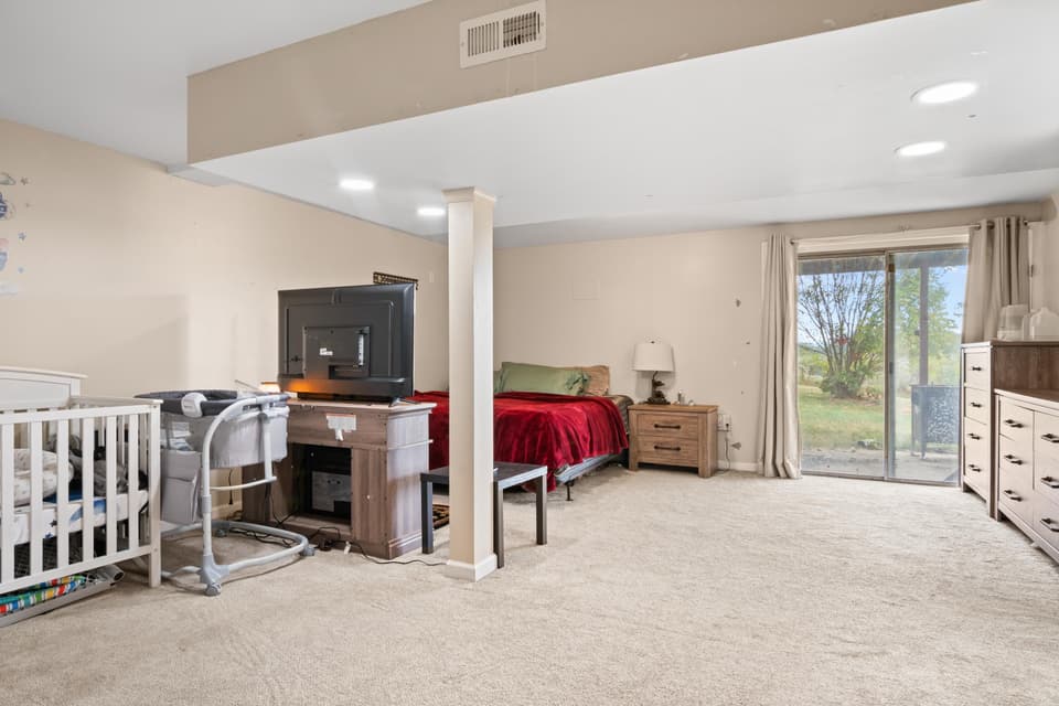 326 Rolling Hills Drive, photo 24 of 40