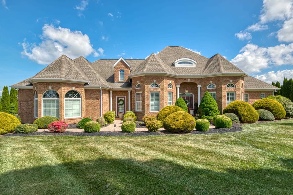 2221 Peakland Way, Christiansburg, VA