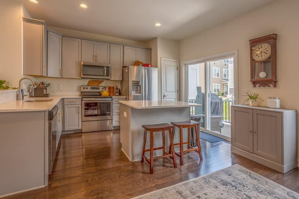 110 Hamilton Ave NW, photo 10 of 24