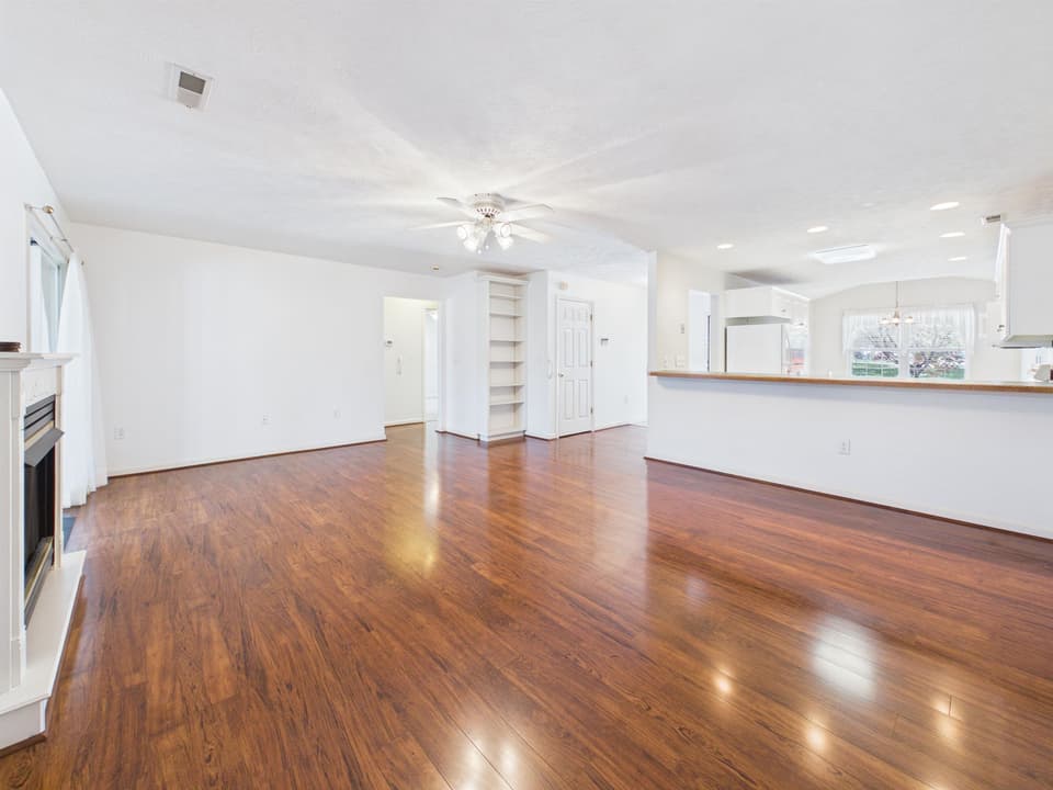 218 Wheatland Court, photo 8 of 29