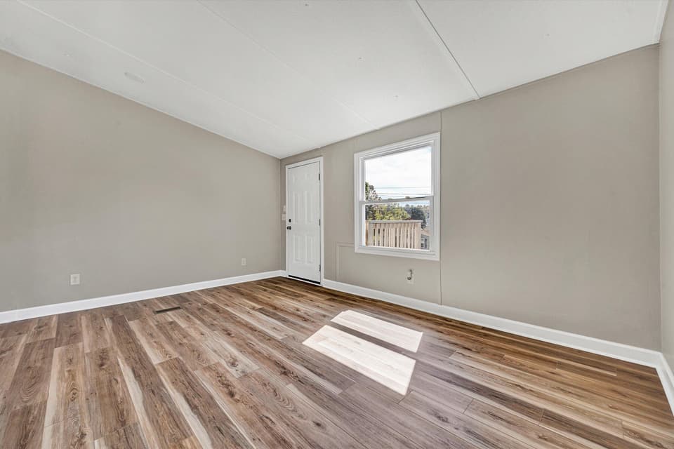 1030 Church St NE, photo 6 of 37