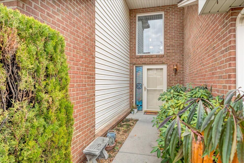 90 Patricia Lane NE, photo 4 of 38