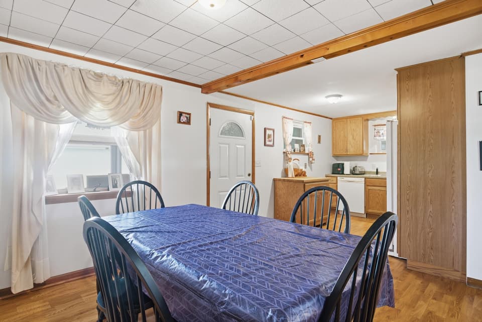 380 Clearview Drive, photo 15 of 40