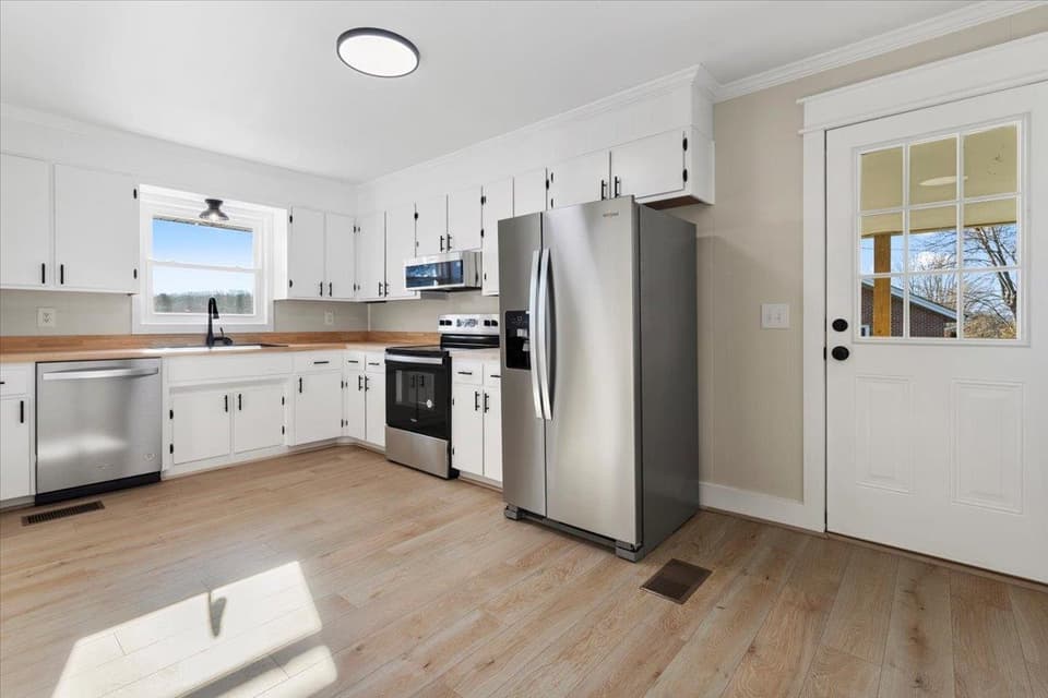 855 Mountain View Drive, photo 22 of 40