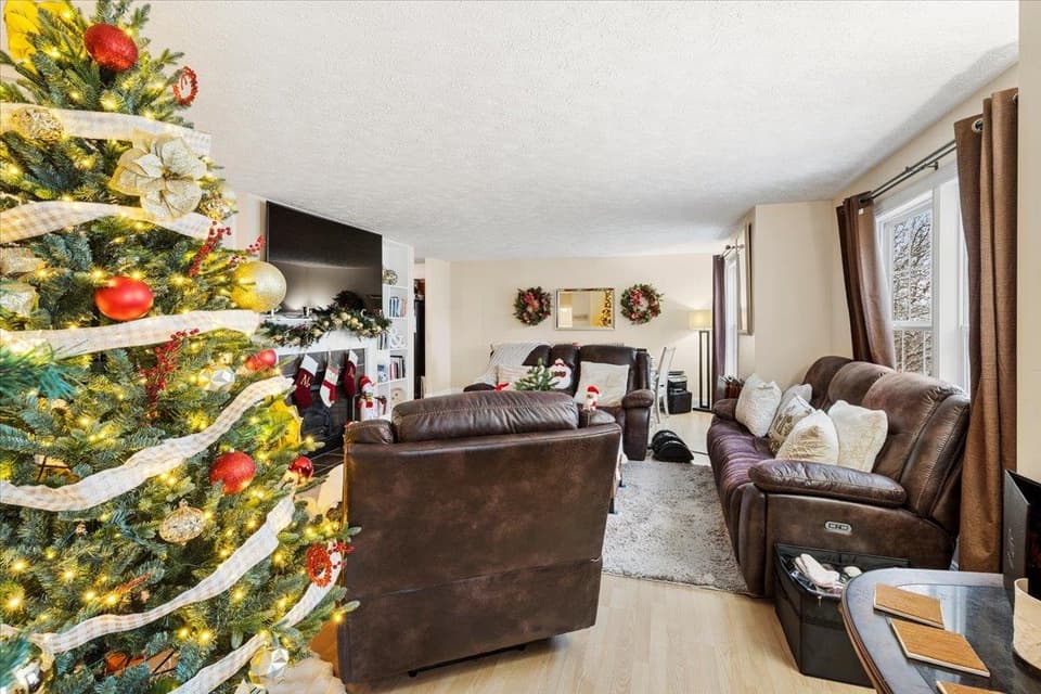 910 Oak Tree Boulevard, photo 19 of 40