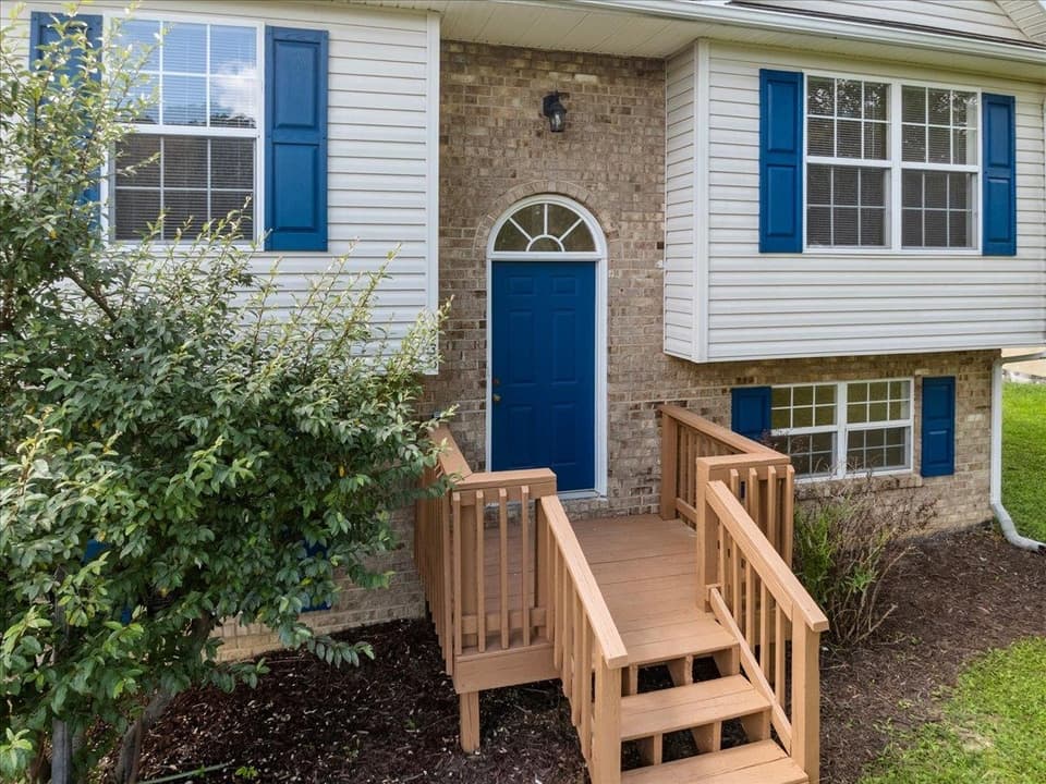 235 Sequoia Circle NW, photo 4 of 40