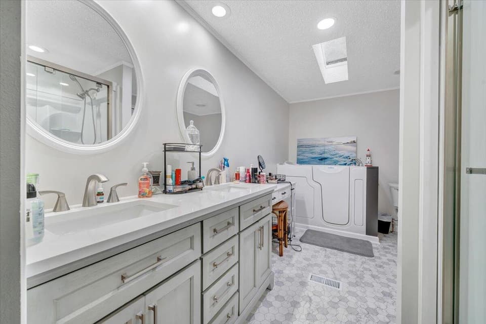 963 Magnolia Ln, photo 18 of 25