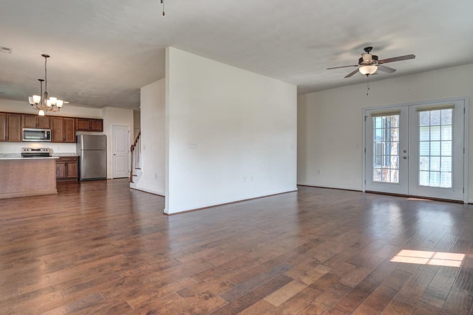 160 Roudabush Drive, photo 6 of 34