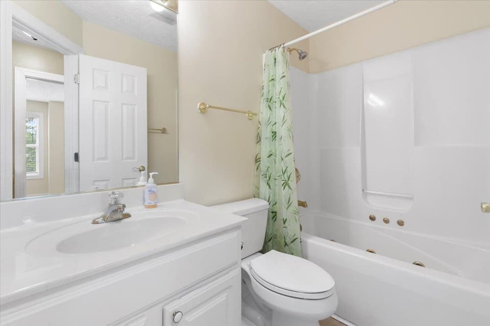 300 Willow Oak Drive, photo 24 of 40