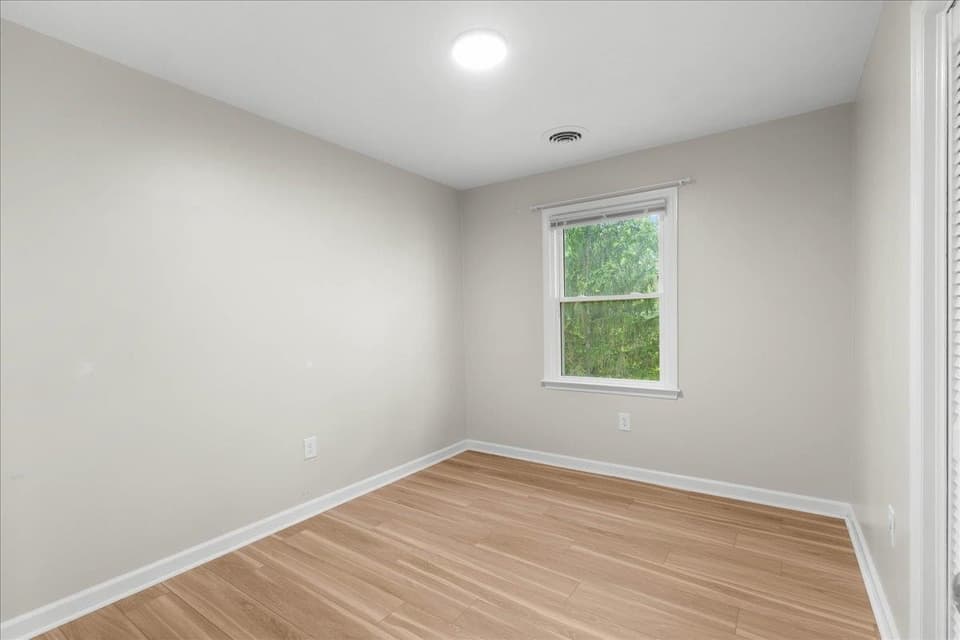 1370 Roanoke Street, photo 16 of 40