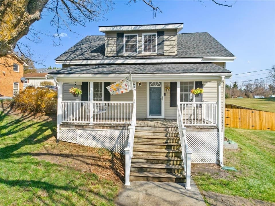 619 E Main Street, Christiansburg, VA