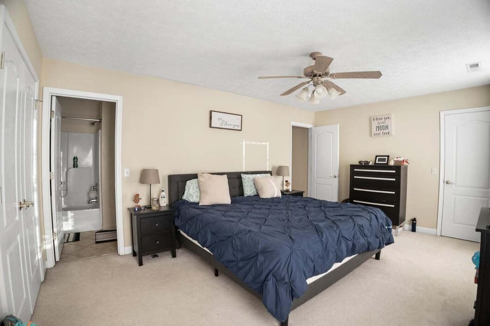 422 Miller St SE, photo 10 of 16
