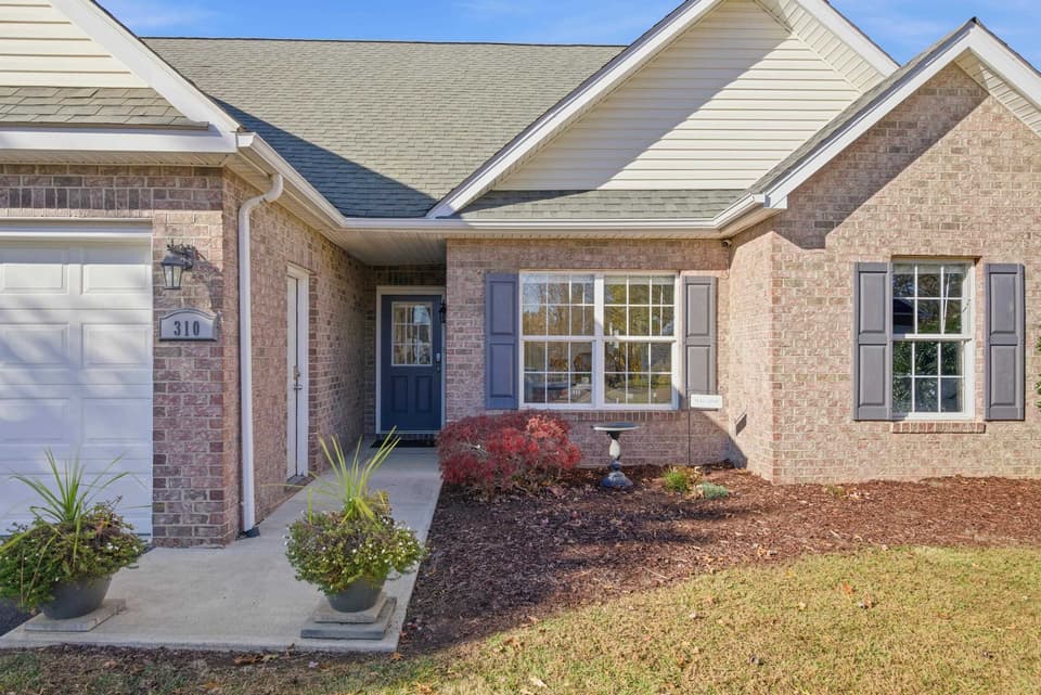 310 Windsor Drive, photo 6 of 40
