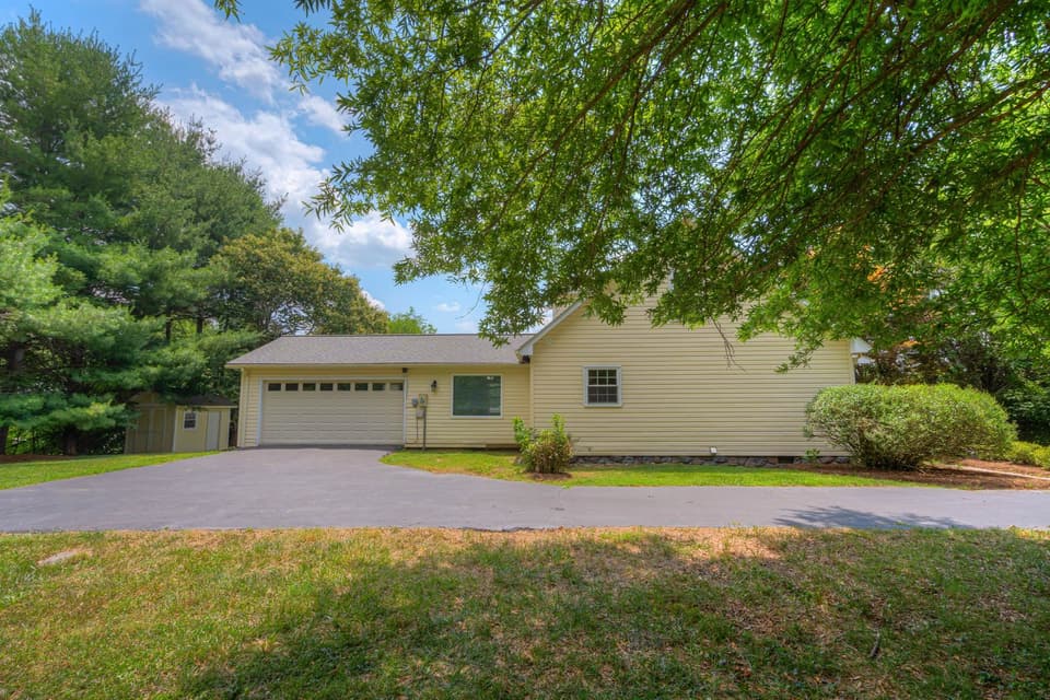 560 Independence Boulevard, photo 5 of 40