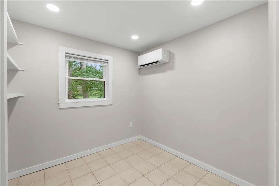 1370 Roanoke Street, photo 31 of 40