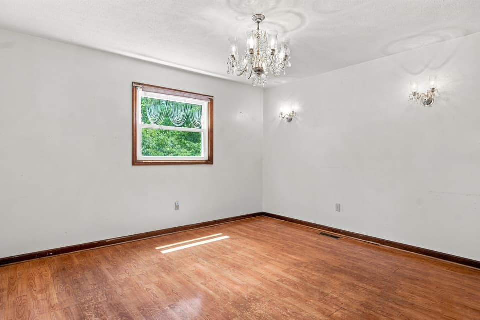 1220 Flint Drive, photo 9 of 40