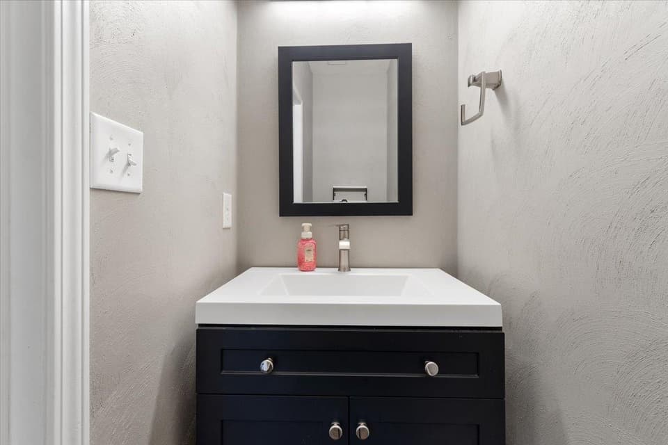 954 Brooklyn Avenue, photo 24 of 40