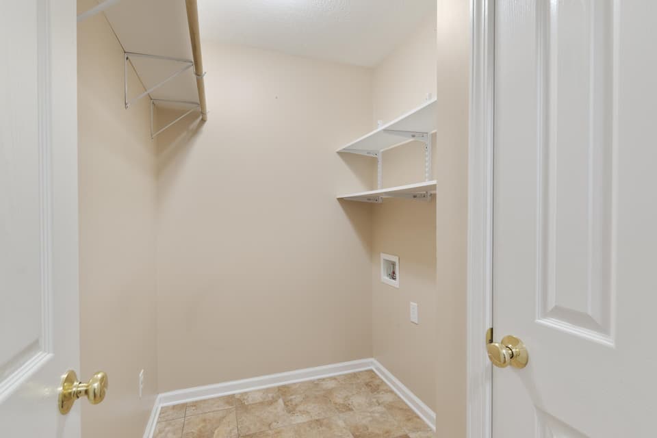 835 College Street, photo 19 of 33