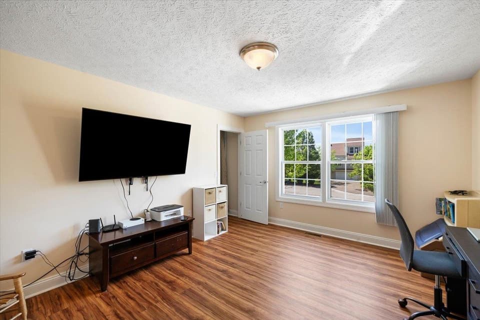 175 Kitty Lane, photo 11 of 34