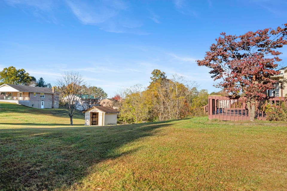 2272 Lupine Lane, photo 23 of 40