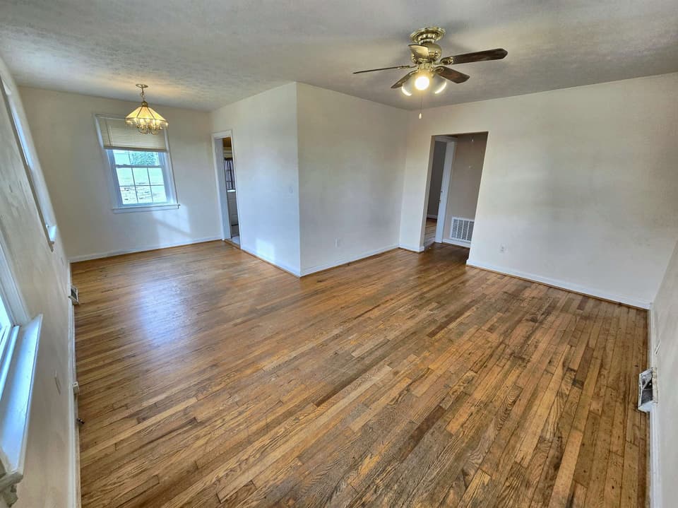 165 Clearview Drive, photo 4 of 26