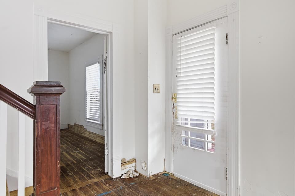 509 W Main Street, photo 8 of 40