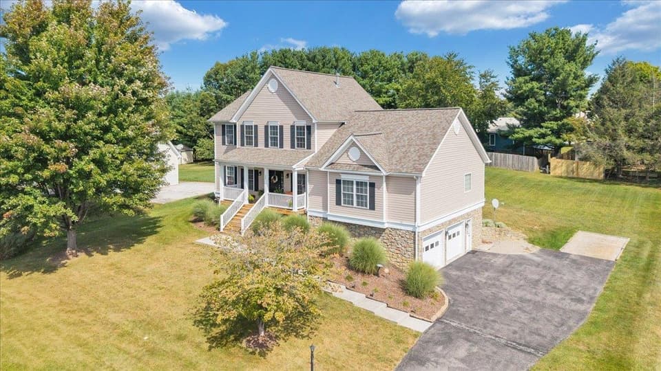 260 Citrine Court NW, photo 2 of 40