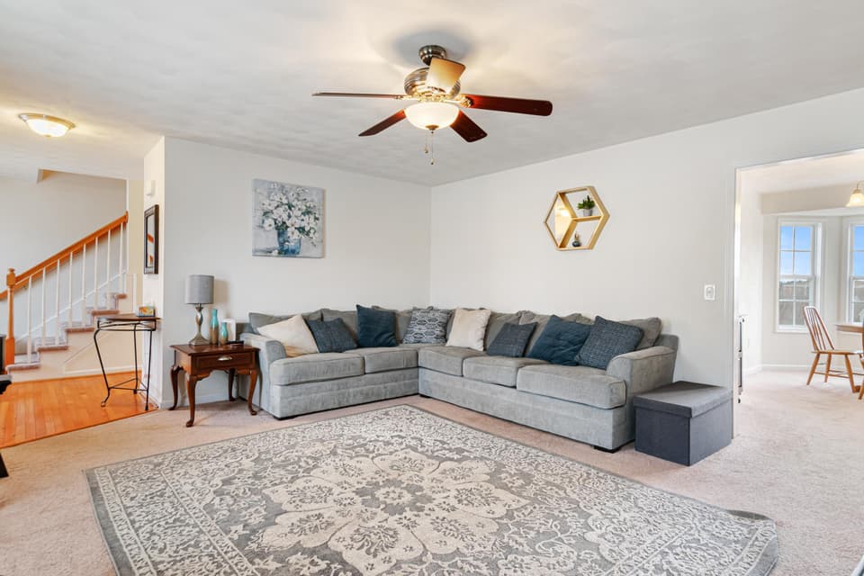 535 Keystone Drive, photo 8 of 40