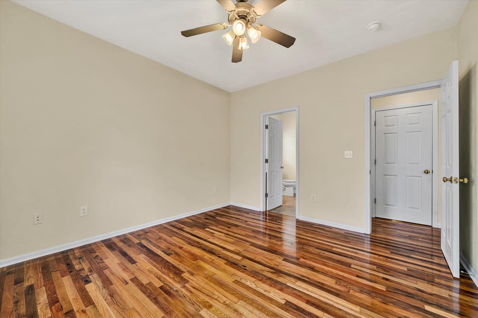 135 Wistaria Drive, photo 14 of 40
