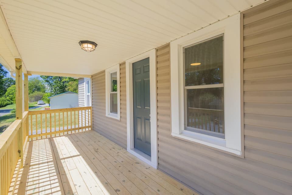 630 School Lane, photo 3 of 33