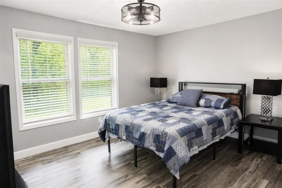 455 Stone Street, photo 18 of 36